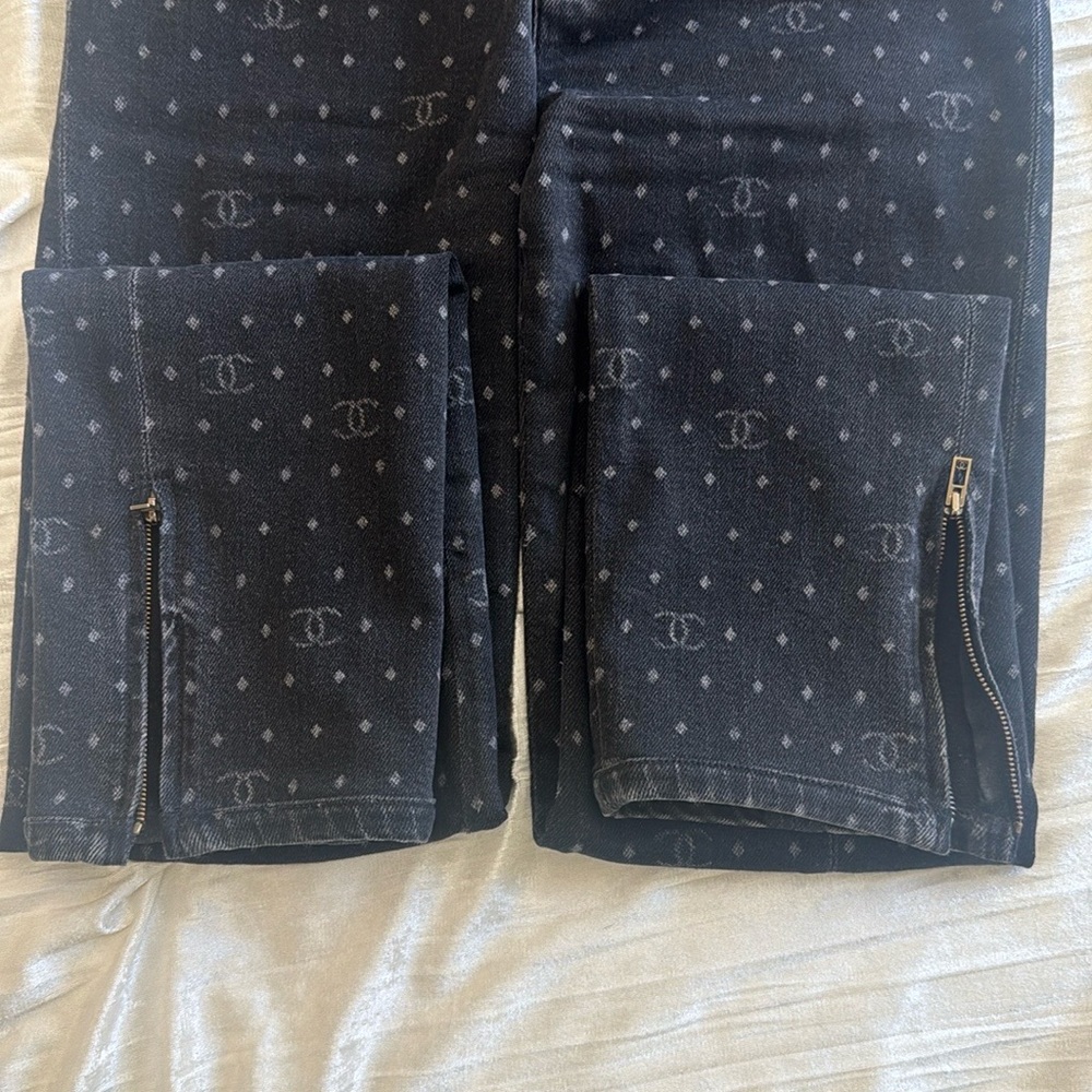 Chanel Black Polka Dot Jeans Elegant Design - Picture 3 of 4